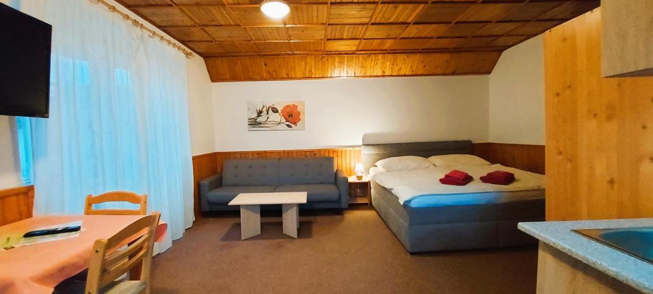 יאבלונץ נאד איזרו Apartment Ulrich מראה חיצוני תמונה